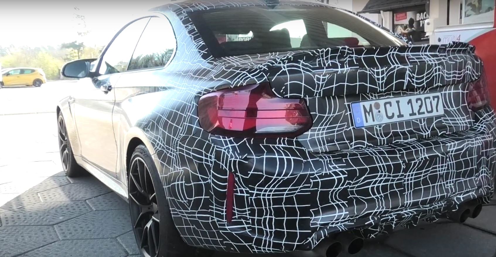 bmw-m2-cs-csl-spied-again-at-the-nurburgring_2.jpg