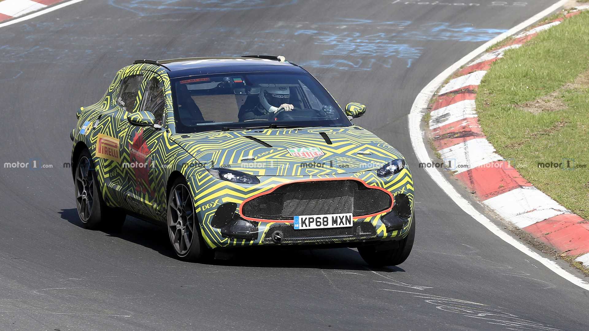 aston-martin-dbx-spy-photo (1).jpg