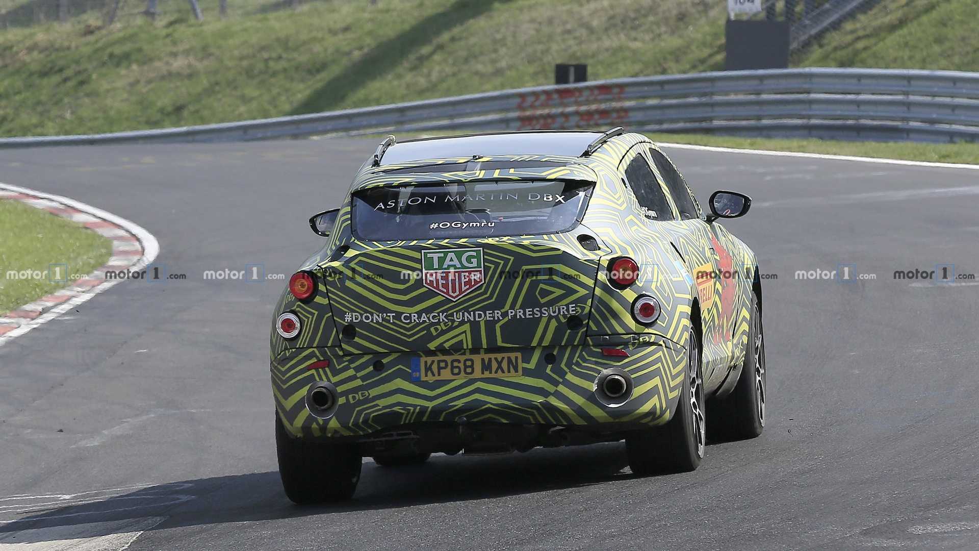 aston-martin-dbx-spy-photo (3).jpg