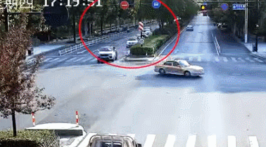 lv15648862468782082467773216.gif