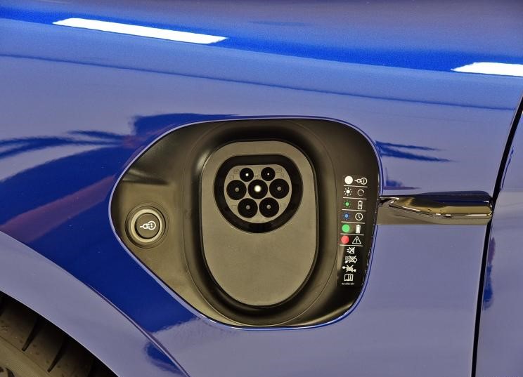 744x0_1_autohomecar__ChsEel1uJWmAcXWKAAjk0r_mjVI441.jpg