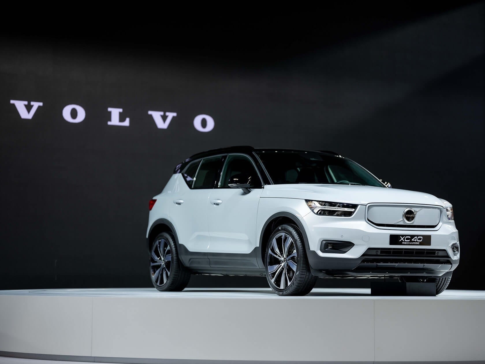 1609382758209227.jpg 02_suv-xc40-recharge.jpg