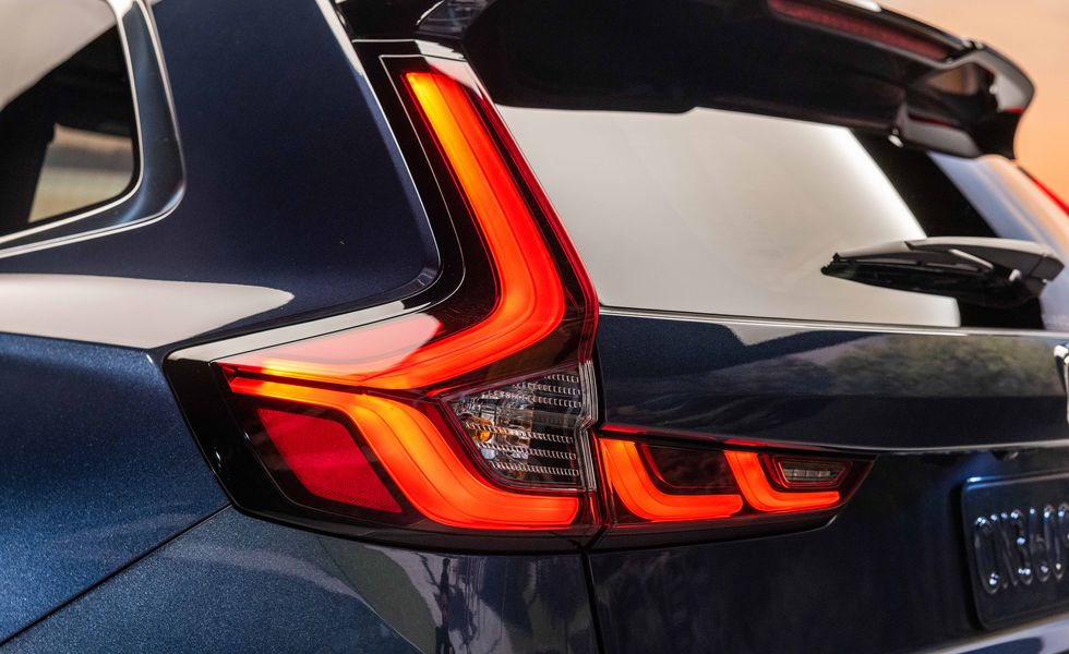 2023-honda-cr-v-taillight-1657550970 2023-honda-cr-v-taillight-1657550970