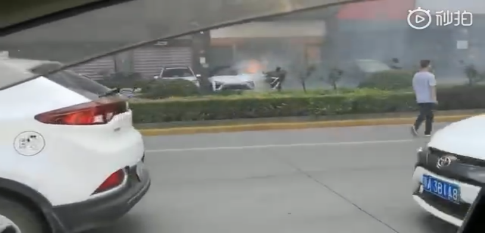 蔚来汽车叒起火了！短短两个月三起自燃事故
