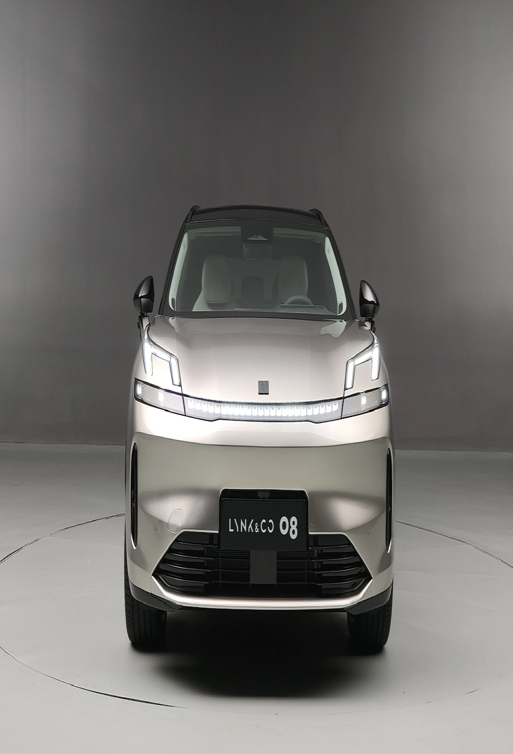 定位中型SUV，领克08首发亮相