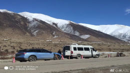 在珠峰遇见蔚来和柴油发电车，网友：这是挑战人类智商