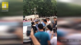 女子驾驶劳斯莱斯占医院急救通道 回应：就不挪动我试试