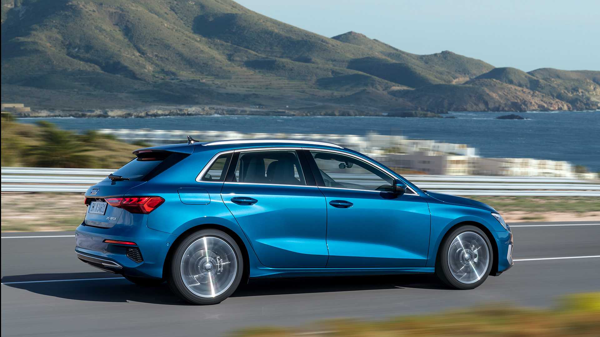 1585817107985637.jpg autohomecar__ChsEoF5eIkaASIEtAAIoB4I_ur0245.jpg